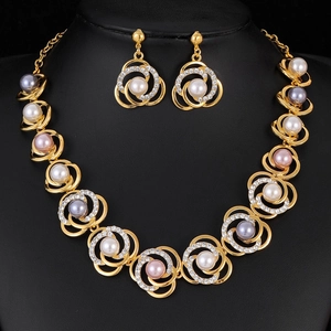 Ensemble de Bijoux Fleur en Alliage Plaqué Or 18K Élégant Avec Faux Künstliche Perles Strass Collier Boucles d'Oreilles Tige Argent 925