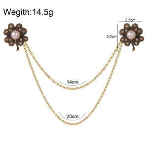 Elegant gold clover pearl brooch with double chain for collars and vintage coats