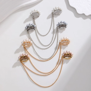 Broches couronne vintage avec perles et double chaîne en finitions dorées et argentées