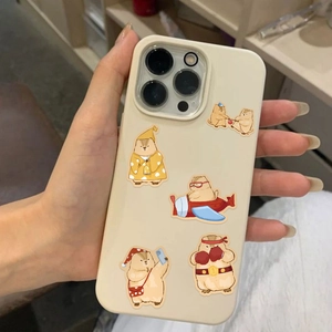 Coque iPhone en silicone crème avec cinq illustrations mignonnes de marmottes en dessin animé