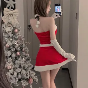 Ensemble de Noël sexy en velours rouge avec bordure en fausse fourrure et gants blancs