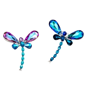 Elegant colorful crystal dragonfly brooch set in silver alloy for suits and jackets