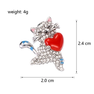 Broche chat mignonne avec cœur rouge et cristaux pour femme, taille 2,4cm x 2,0cm et 4g