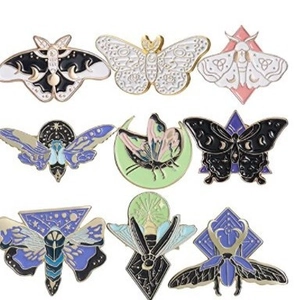 Broches Vintage Mystiques Papillon de Nuit en Émail Lune Céleste Étoile Géométrique en Alliage Épinglette Bijoux Accessoires
