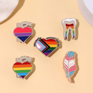 Regenbogen Emaille Pin LGBTQ Pride Brosche Legierung Herz Buch Katze Feder Abzeichen Personalisiertes Schmuck Geschenk
