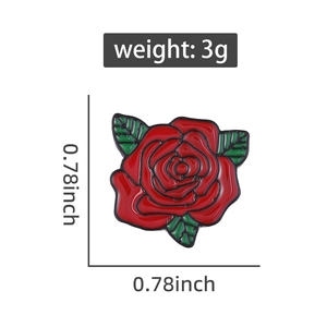 Dettagli della spilla a rosa in smalto con misure di 0,78 pollici e peso di 3g