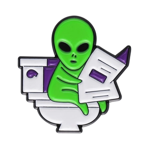 Funny alien sitting on white toilet reading newspaper creative enamel brooch pin