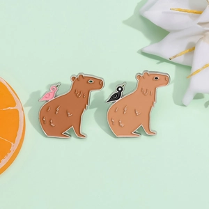 Broche Émaillée Capybara Mignonne Animal de Dessin Animé en Alliage Badge Décoratif pour Sac à Dos Accessoires de Vêtements Bijoux