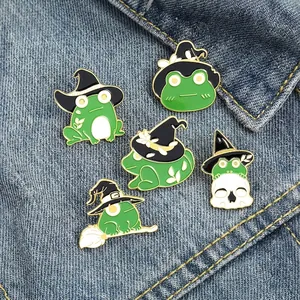 Mignon Dessin Animé Grenouille Émail Broche Épingle Chapeau de Sorcier Crâne Alliage Badge pour Femmes Étudiants Cadeau Halloween