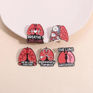 Lot de 5 pin's en émail pour inhalothérapeute avec motifs de poumons et de cœurs