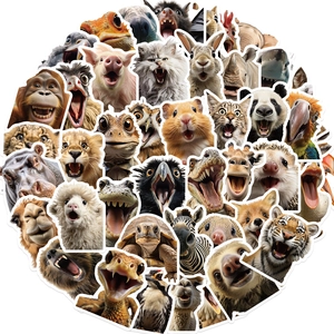Gros plan d'autocollants d'animaux rigolos et étanches avec des expressions réalistes