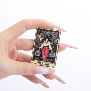 Épingle en émail style tarot avec design The ADHD et motifs tourbillons colorés