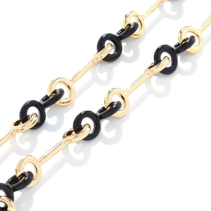 Collier géométrique minimaliste avec tiges dorées et anneaux en laque noire élégants