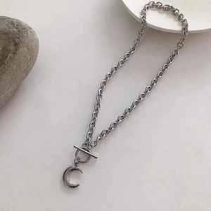 Collana in acciaio inossidabile argento con ciondolo a luna e chiusura a levetta OT