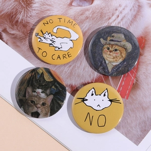 Lot de quatre badges créatifs en fer-blanc sur le thème des chats avec dessins amusants