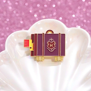 Vintage Luggage Enamel Brooch Pin Alloy Magic Academy Style Shield Crest Letter H Metal Badge For Backpack Clothes Accessories