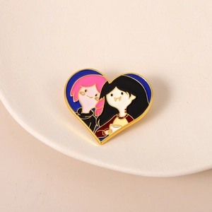 Broche cœur émaillée Adventure Time avec personnages de dessin animé et placage or
