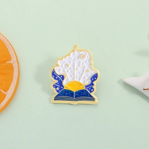 Dreamy Starry Sky Magic Book Enamel Brooch Creative Universe Planet Badge Literary Fresh Alloy Pin For Unisex Decoration Jewelry