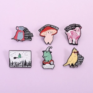 Set di spille in smalto divertenti con animali dei cartoni animati e funghi carini