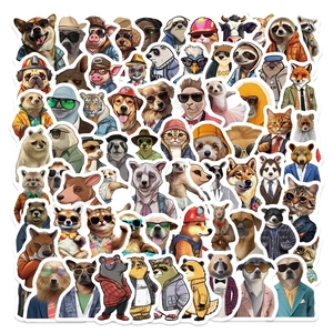 Set mit anthropomorphen Tieraufklebern in stylischen Outfits für Laptops und Flaschen