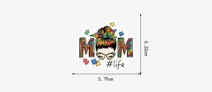 Autocollant Mom Life en vinyle étanche avec motif léopard et détails de taille 5,79x5,22cm