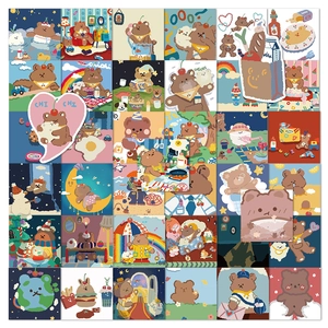 Dettaglio di 30 simpatici adesivi a forma di orsetto con illustrazioni di Chichi bear