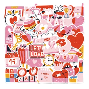 Gros plan d'autocollants de Saint-Valentin imperméables avec cœurs pour décoration DIY