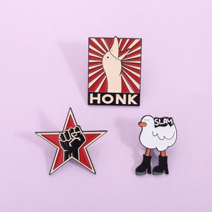 Personalized Zinc Alloy Cartoon Enamel Brooch Slay Honk Goose Red Star Fist Design Pin For Clothes Backpack Hat Unisex Badge