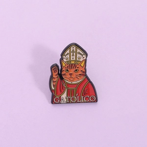 Creative Cat Pope Enamel Brooch Pin Cartoon Animal Gatolico Badge Zinc Alloy Jewelry Accessory For Clothes Backpack