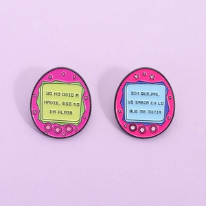 Retro Pink Electronic Egg Enamel Pin Spanish Quote Zinc Alloy Brooch Cartoon Toy Badge Jewelry Accessory For Women Men