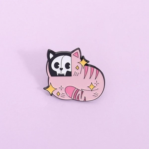 Creative Pink Cat Skull Enamel Pin Brooch Alloy Cartoon Skeleton Animal Star Pattern Badge For Clothes Bag Decor Jewelry