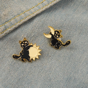 Creative Animal Black Cat Sun Moon Enamel Brooch Pin Alloy Magic Starry Cat Lapel Pin Accessory For Clothing Bag Gift