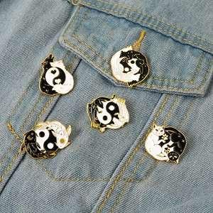 Broches en émail Yin Yang avec chats et loups sur tissu denim pour couples