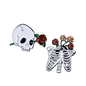 Set de broches gothiques punk tête de mort et cage thoracique avec roses pour Halloween