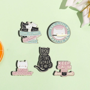 Épinglette en Émail de Chat de Dessin Animé Créatif Broche d'Animal en Alliage Peinture au Four Badge à Slogan pour Vêtements Sac