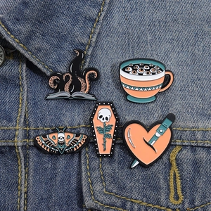 Gothic Enamel Brooch Pins Halloween Skull Heart Octopus Moth Design Alloy Badge Jewelry For Clothing Bag Decoration