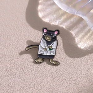 Broche de Rat de Laboratoire Scientifique Dessin Animé Épingle en Émail Drôle Badge Animal en Alliage Avec Blouse Blanche