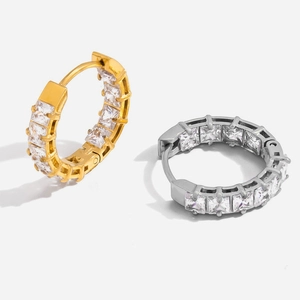 Orecchini a Cerchio Minimalisti in Acciaio Inossidabile con Strass per Donna Orecchini Huggie Geometrici Galvanizzati Gioielli