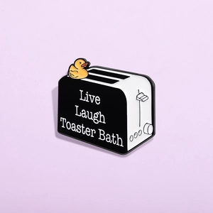 Spilla in Lega Creativa Tostapane Anatra Smalto Divertente Live Laugh Toaster Bath Spilla Unica Distintivo del Fumetto Gioielli