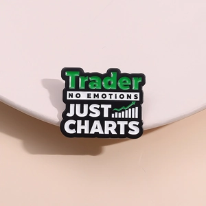 Detailansicht der Trader-Emaille-Anstecknadel mit dem Slogan NO EMOTIONS JUST CHARTS und K-Line