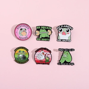Lot de 6 épingles émaillées grenouilles rigolotes aux thèmes fitness sur fond rose doux