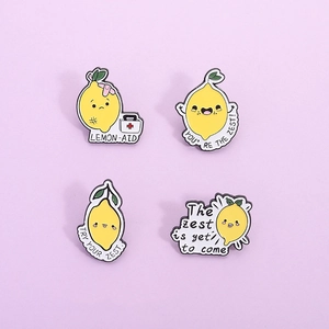 Mignonne Broche Épinglette Citron Dessin Animé Alliage Zinc Fruit Slogan Badge Pour Femmes Hommes Enfants Décoration Vêtements