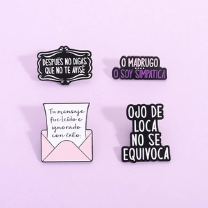 Spanish Slogan Alloy Enamel Brooch Personalized Letter Envelope Creative Cartoon Badge Pins For Clothes Backpack Jewelry Gift