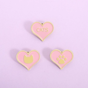 Broche en Émail Cœur Rose Patte de Chat Lettre Chats Badge en Alliage Créatif pour Décoration de Vêtements Sac Femme Accessoire