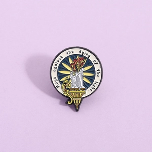 Retro Alloy Enamel Brooch Burning Candle Candelabra Badge Artistic Quote Rage Against The Dying Of Light Lapel Pin Jewelry