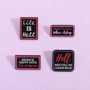 Spilla in Lega Smaltata Con Citazione Inglese Ispiratrice Cartone Animato Satana Inferno Nero Rosso Lettera Distintivo Gioielli Punk Pin