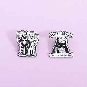 Pins en Émail Amusants Dessin Animé Bigfoot Alien Signe Paix Ours Gast My Flabbers Alliage Zinc Broche Badge Sac