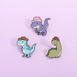 Broche en Email de Dinosaure de Dessin Animé Animal Personnalisé Avec Chapeau de Cowboy Badge en Alliage Laqué pour Sac à Dos Veste