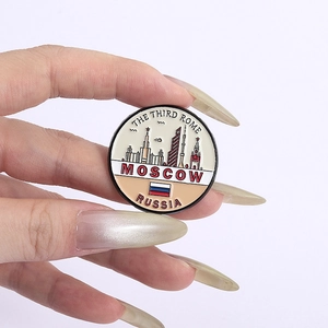 Détail du badge rond en émail Moscou Russie avec texte The Third Rome et skyline