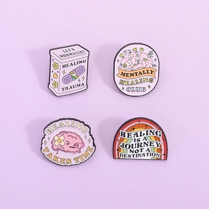 Épinglette en Émail Santé Mentale Alliage Cerveau Arc-en-ciel Boîte de Médicaments Broche Badge Dessin Animé Mignon Citations Positives Cadeau Bijou